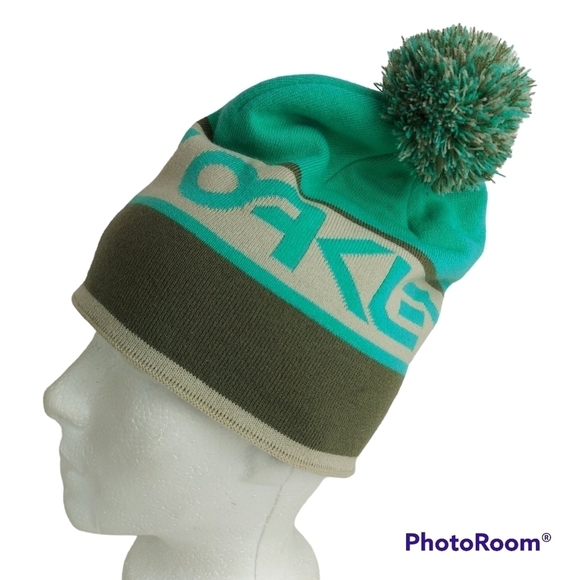 🍄3/50$🍄 OAKLEY beanie with pompom tuque hat toque - Picture 2 of 8